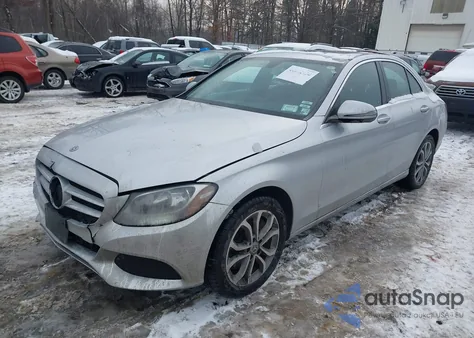2018 Mercedes-Benz C 300 4Matic из США, поврежденный, VIN 55SWF4KB2JU241977